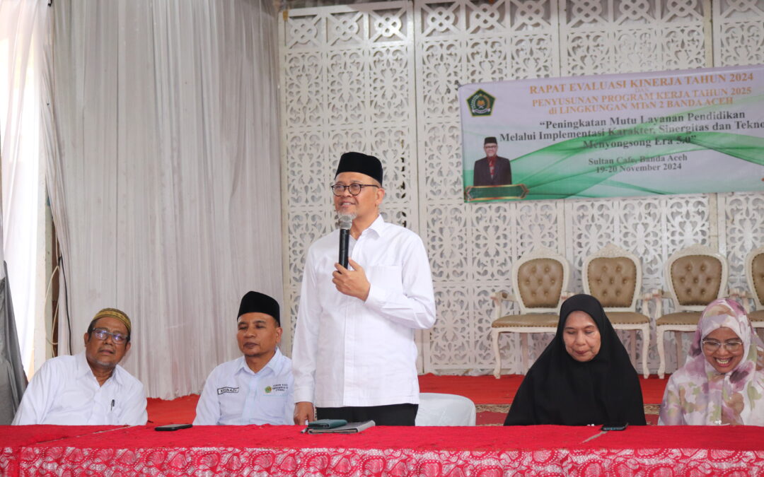Rapat Evaluasi Kinerja Tahun 2024 dan Penyusunan Program Kerja Tahun 2025  MTsN 2 Banda Aceh