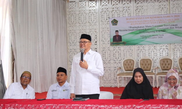 Rapat Evaluasi Kinerja Tahun 2024 dan Penyusunan Program Kerja Tahun 2025  MTsN 2 Banda Aceh