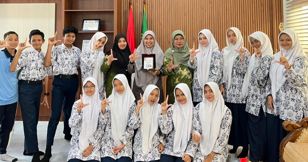 MTsN 2 Banda Aceh Juara Umum kompetisi Olimpiade Braindicator Tingkat Nasional